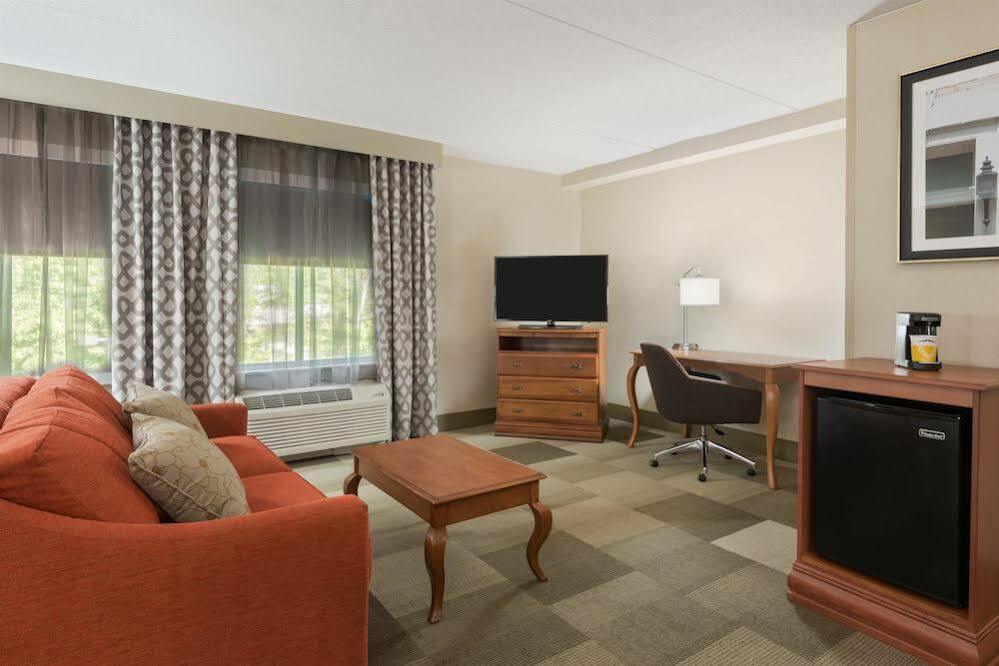 Hotel Hampton 3*